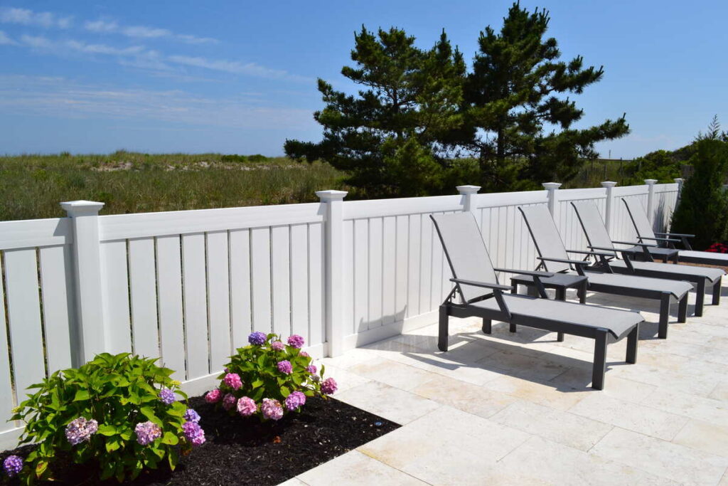Tips for Enjoying Vinyl Decks in Summer blog image